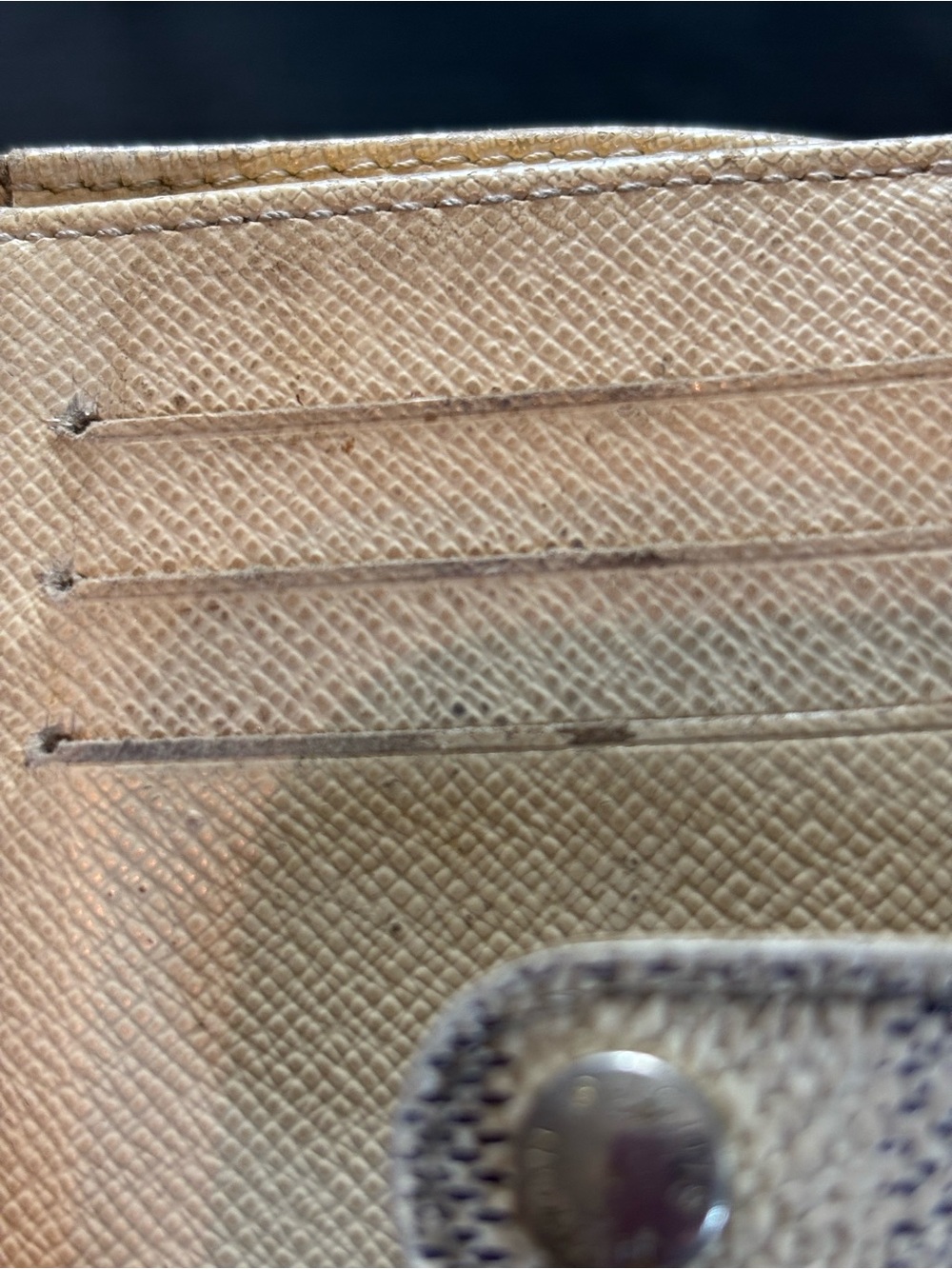 Authentic Louis Vuitton Damier Azur Portefeuille Viennois– Fair/Functional - Picture 9 of 13